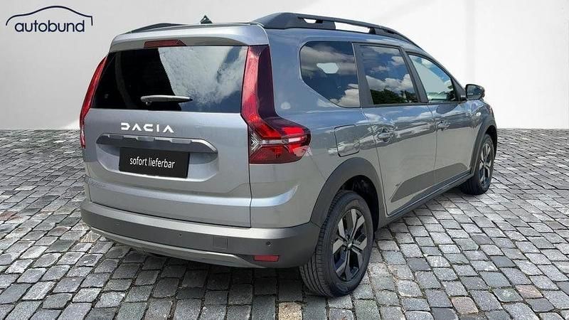 Neu Dacia Jogger Expression 101 PS (74 kW) 2025 Grau Van / Kleinbus