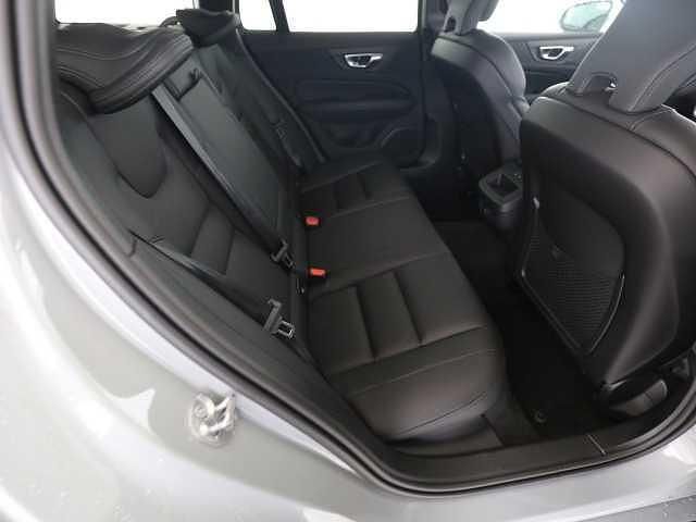 Gebraucht Volvo V60 145 PS (106 kW) 2025 Kombi
