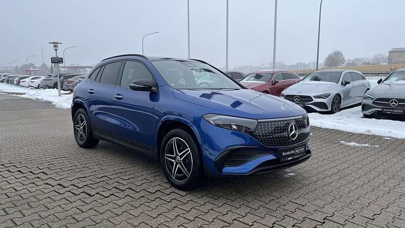 Gebraucht Mercedes EQA300 AMG 167 kW (228 PS) 2024 Lack spektralblau SUV