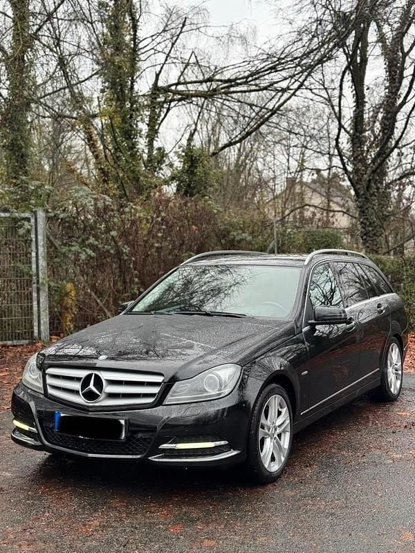 Schwarz Gebraucht 2012 Mercedes C220 Kombi | 6.900 € (Superpreis) - Bild 1/4