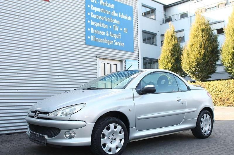 Silber Gebraucht 2005 Peugeot 206 CC Filou Cabrio | 1.750 € (Fairer Preis) - Bild 1/4