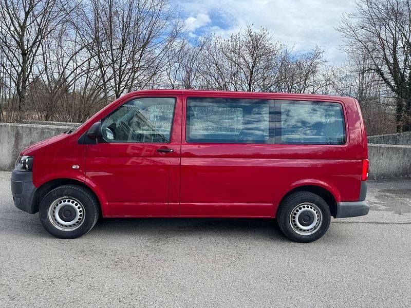 Gebraucht VW T5 102 PS (75 kW) 2011 Rot Van