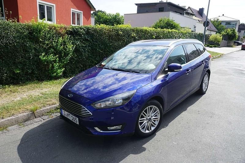 Blau Gebraucht 2018 Ford Focus Titanium Kombi | 7.490 € (Guter Preis) - Bild 1/4