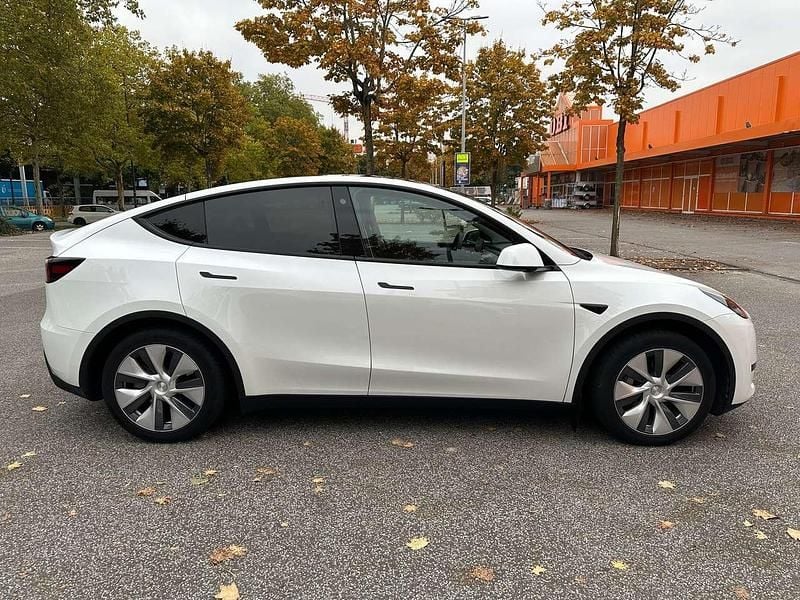 Gebraucht Tesla Model Y Long Range RWD 219 kW (299 PS) 2024 Weiß SUV