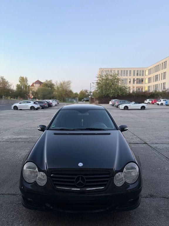 Gebraucht Mercedes C180 143 PS (105 kW) 2006 Schwarz Coupé
