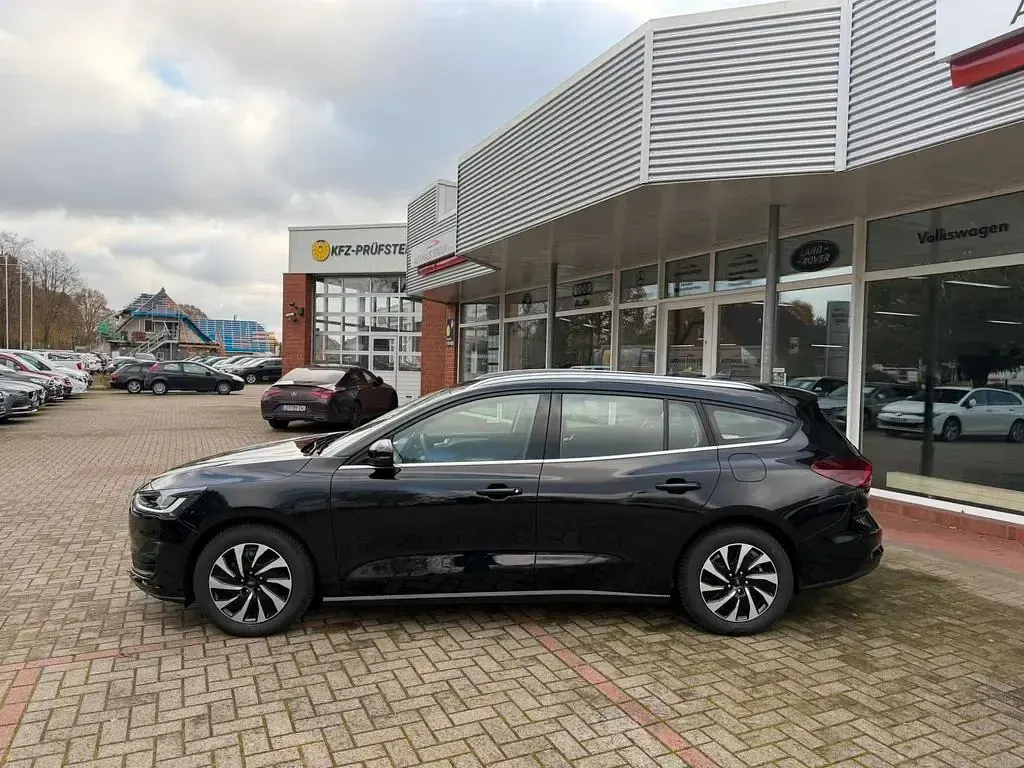Gebraucht Ford Focus Titanium 125 PS (91 kW) 2023 Schwarz Limousine