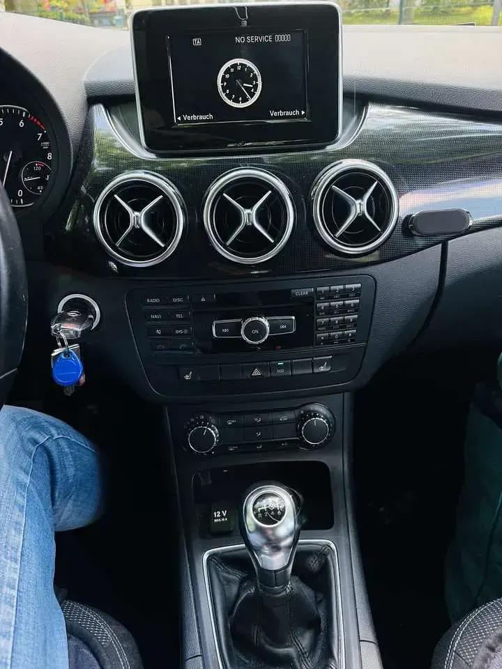 Gebraucht Mercedes B180 122 PS (89 kW) 2013 Van / Kleinbus