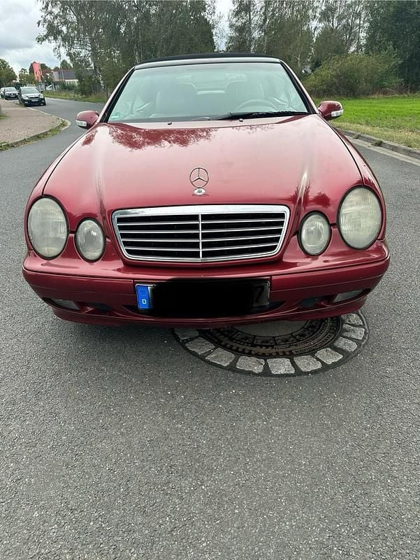 Rot Gebraucht 2000 Mercedes CLK200 Cabrio | 7.250 € (Etwas zu teuer) - Bild 1/4