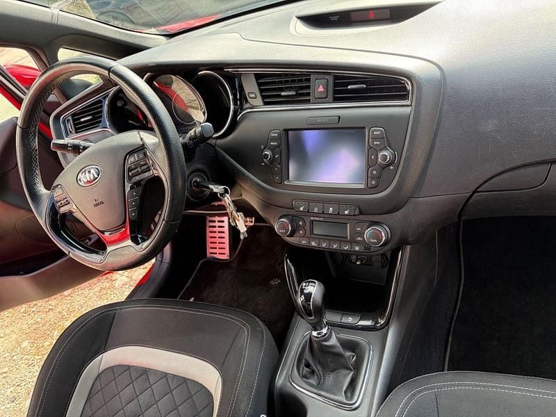 Gebraucht Kia Ceed GT GT-Line 120 PS (88 kW) 2016 Rot Limousine