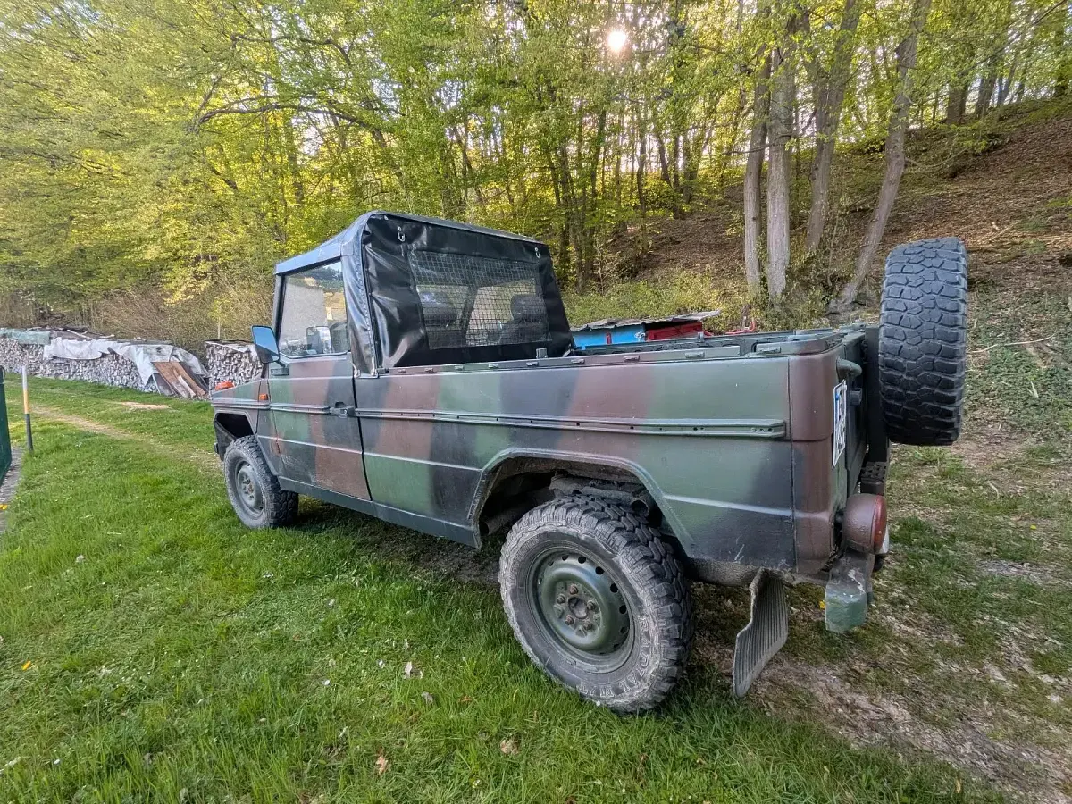 Gebraucht Mercedes E240 72 PS (52 kW) 1988 Grün SUV
