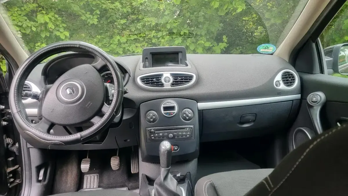 Gebraucht Renault Clio III 75 PS (55 kW) 2010 Schwarz Kleinwagen