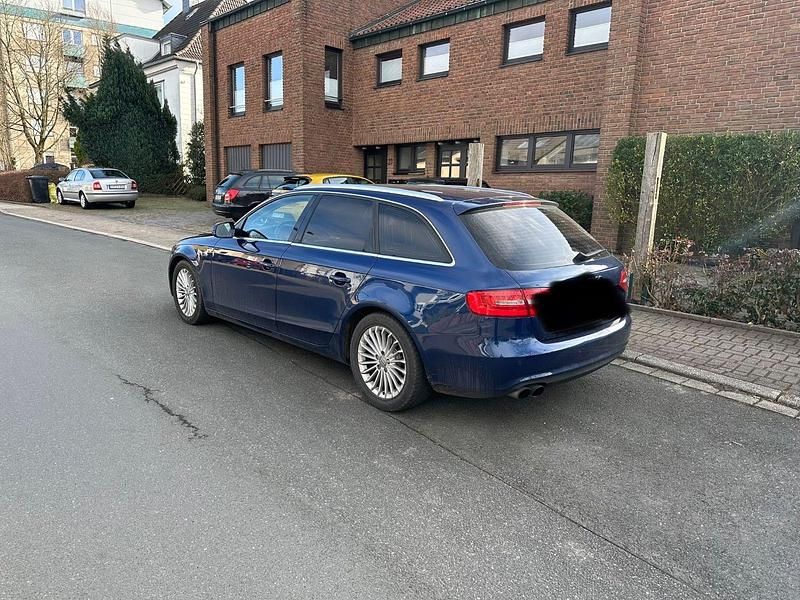 Gebraucht Audi A4 177 PS (130 kW) 2013 Blau Kombi