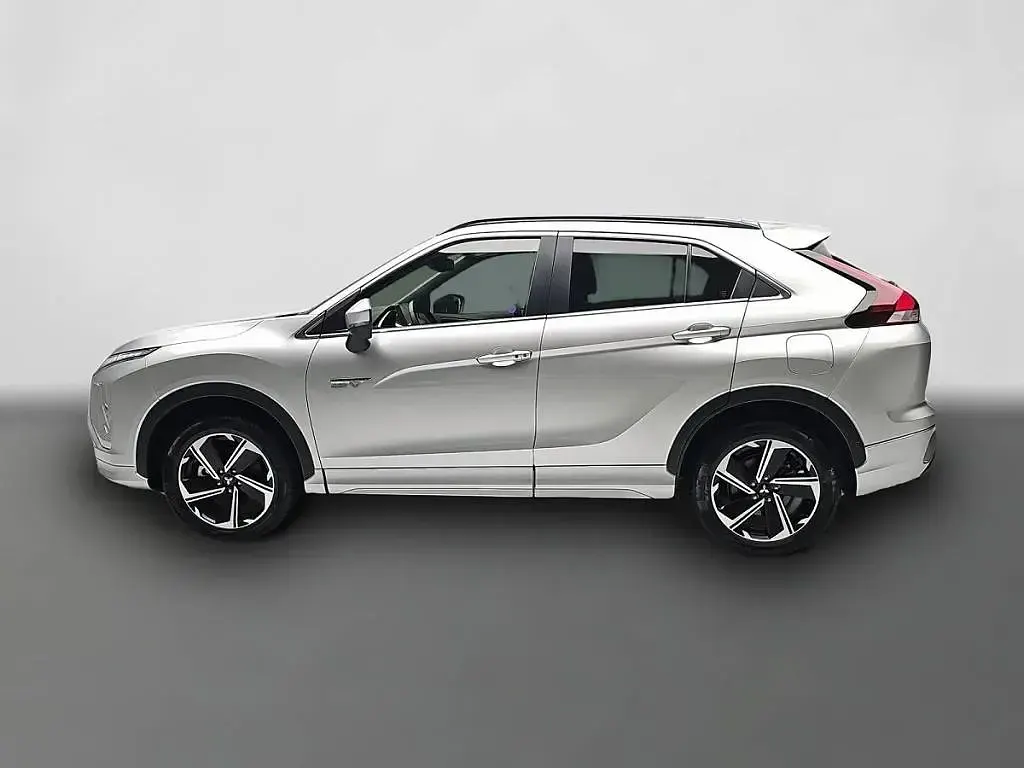 Second-hand Mitsubishi Eclipse Cross Select 188 CP (138 kW) 2025 Argintiu SUV