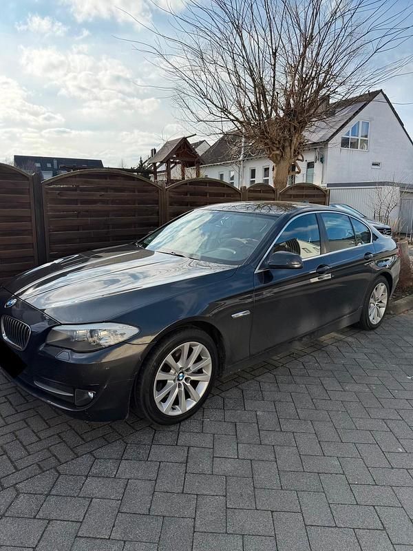 Gebraucht BMW 523 204 PS (150 kW) 2011 Schwarz Limousine