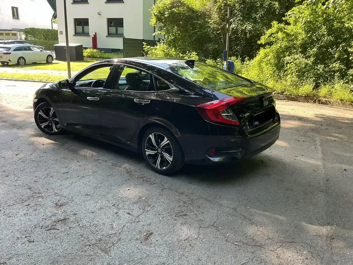 Gebraucht Honda Civic Executive 182 PS (133 kW) 2018 Schwarz Limousine