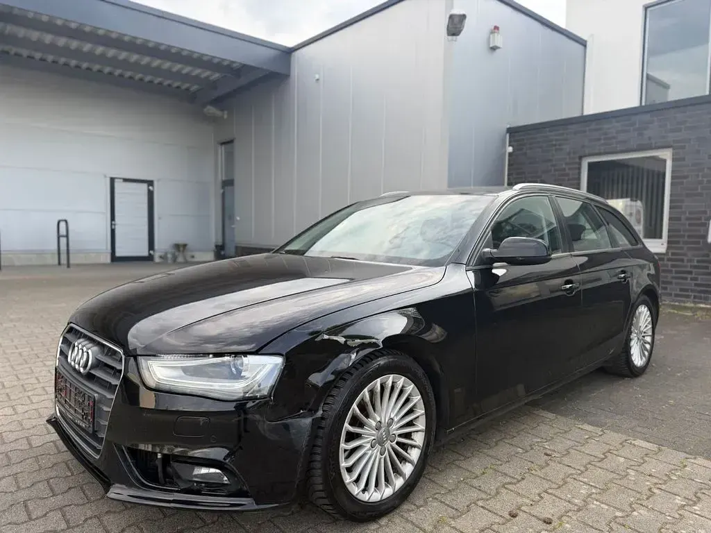 Gebraucht Audi A4 Ambiente 204 PS (150 kW) 2014 Schwarz Kombi