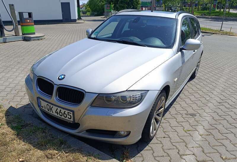 Silber Gebraucht 2011 BMW 318 Kombi | 6.200 € (Guter Preis) - Bild 1/4