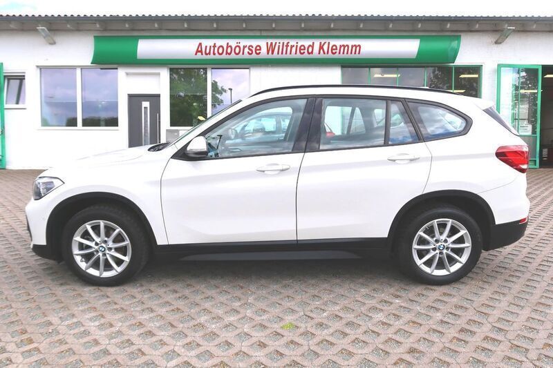 Weiß Gebraucht 2020 BMW X1 SUV | 17.450 € (Fairer Preis) - Bild 1/4