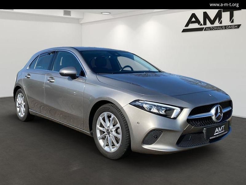 Gebraucht Mercedes A220 Premium 190 PS (139 kW) 2019 Mojavesilber Limousine