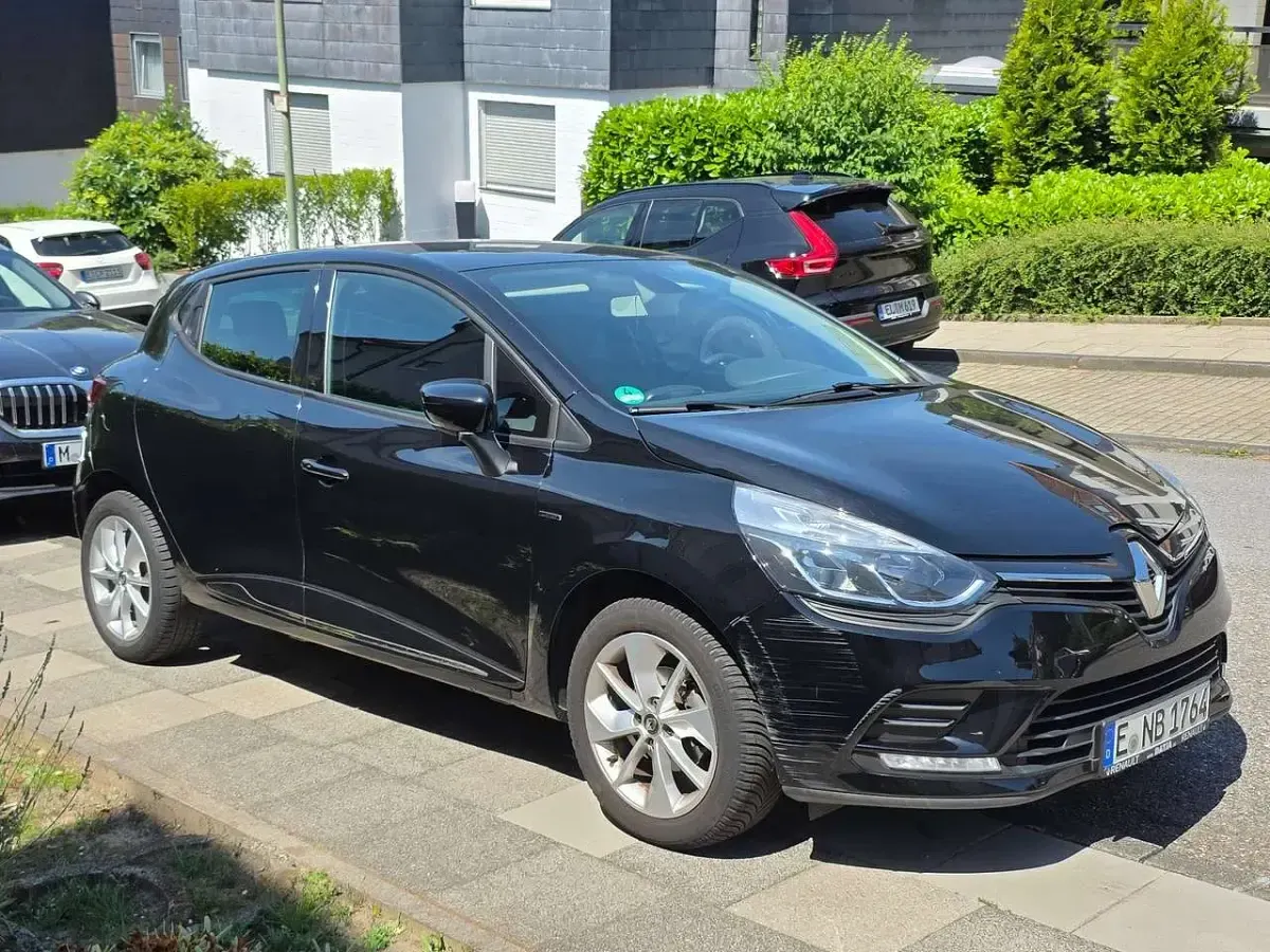 Gebraucht Renault Clio LIMITED 90 PS (66 kW) 2017 Schwarz Kleinwagen
