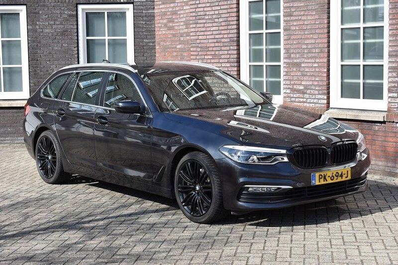 Grau Gebraucht 2017 BMW 540 Executive Limousine | 25.742 € (Guter Preis) - Bild 1/4