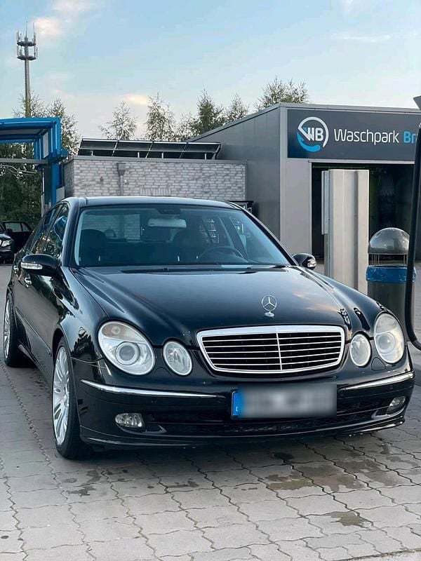 Schwarz Gebraucht 2006 Mercedes E350 Limousine | 8.000 € (Fairer Preis) - Bild 1/4