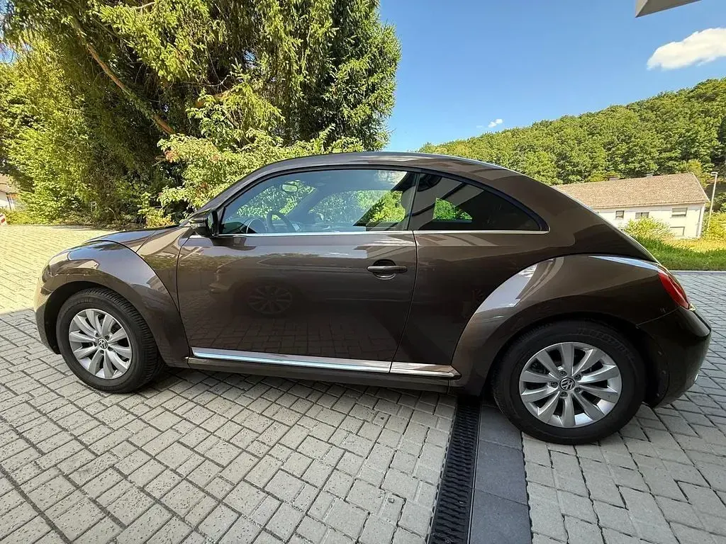 Gebraucht VW Beetle Design 105 PS (77 kW) 2012 Braun Kleinwagen