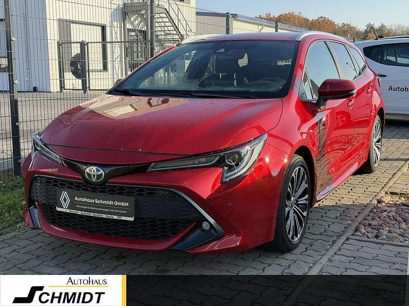 Rot Gebraucht 2021 Toyota Corolla Team Kombi | 19.990 € (Guter Preis) - Bild 1/4