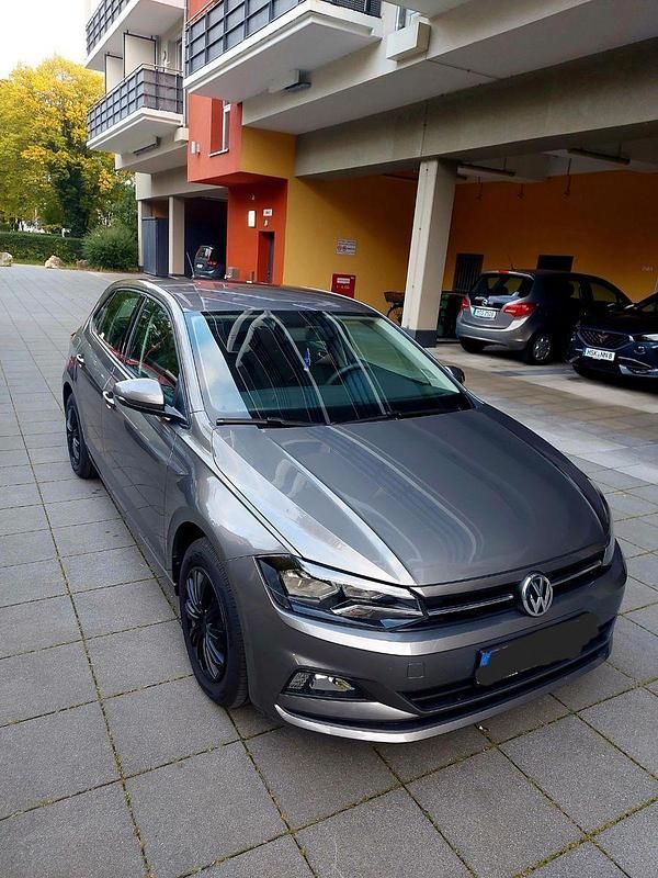 Grau Gebraucht 2019 VW Polo IQ Drive Kleinwagen | 9.550 € (Guter Preis) - Bild 1/4