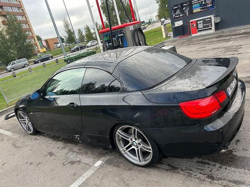 Gebraucht BMW 330 Cabriolet Performance 231 PS (169 kW) 2007 Schwarz Cabrio