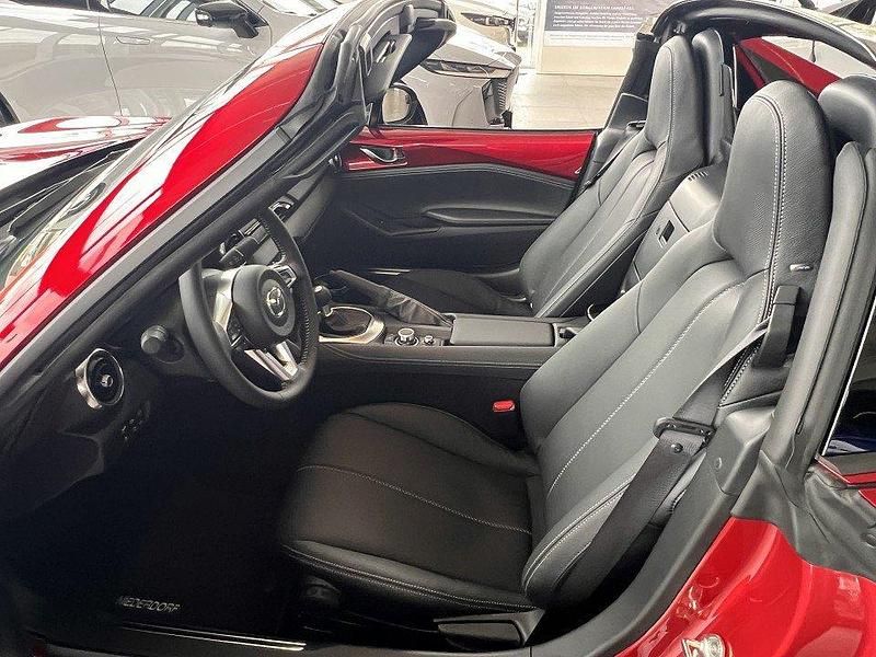 Neu Mazda MX5 Exclusive-Line 132 PS (97 kW) 2025 Soul red crystal Cabrio