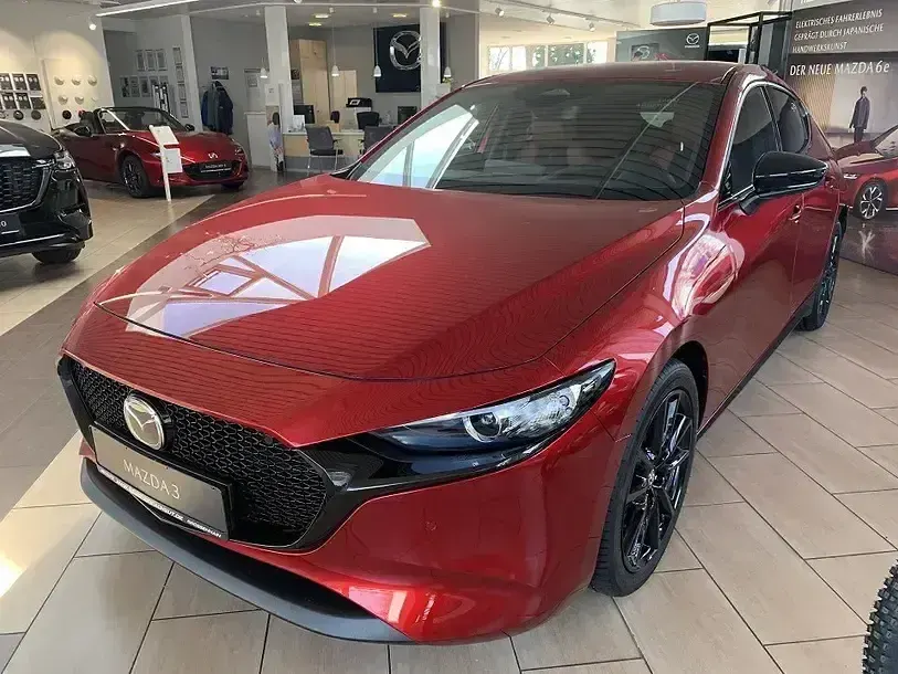 Neu Mazda 3 Nagisa 140 PS (102 kW) 2025 Rot Limousine