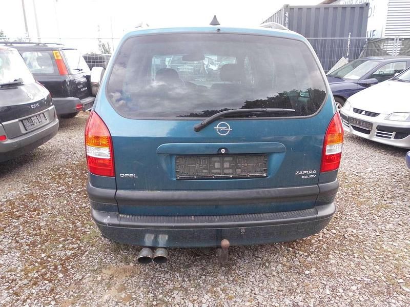Gebraucht Opel Zafira Elegance 147 PS (108 kW) 2001 Blau Van / Kleinbus