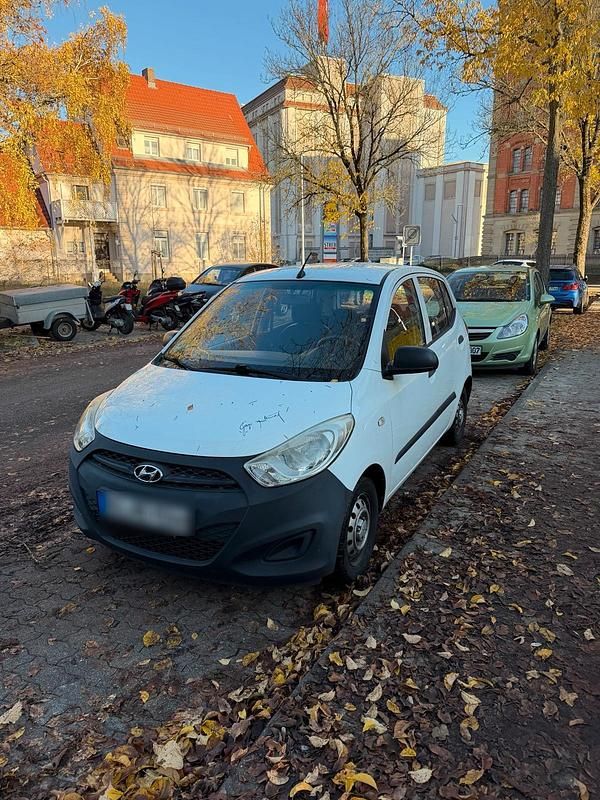 Weiß Gebraucht 2012 Hyundai i10 Kleinwagen | 1.500 € (Superpreis) - Bild 1/4