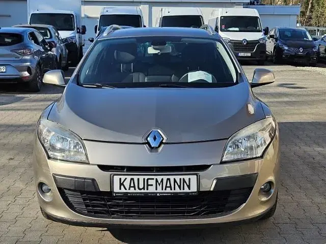 Brugt Renault Mégane Dynamique 131 HK (96 kW) 2010 Beige Sedan