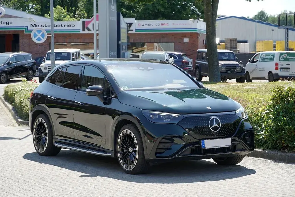 Gebraucht Mercedes EQE350 AMG line 214 kW (292 PS) 2025 Schwarz SUV