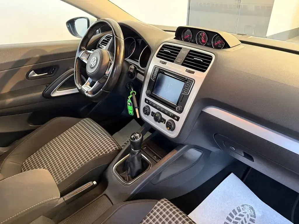 Gebraucht VW Scirocco 190 PS (139 kW) 2016 Weiß Coupé