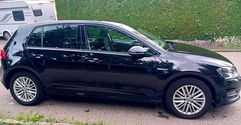Schwarz Gebraucht 2014 VW Golf VII Cup Limousine | 14.900 € (Teuer) - Bild 1/4