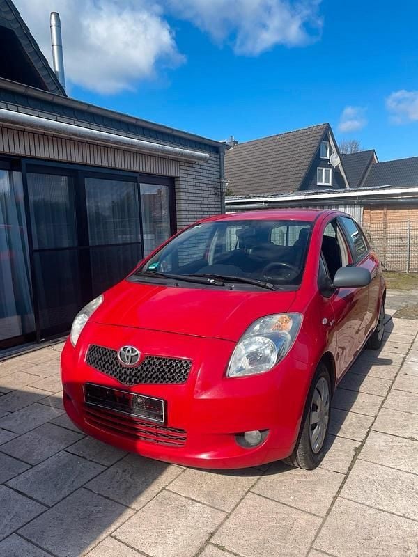 Rot Gebraucht 2008 Toyota Yaris Kleinwagen | 3.500 € (Etwas zu teuer) - Bild 1/4