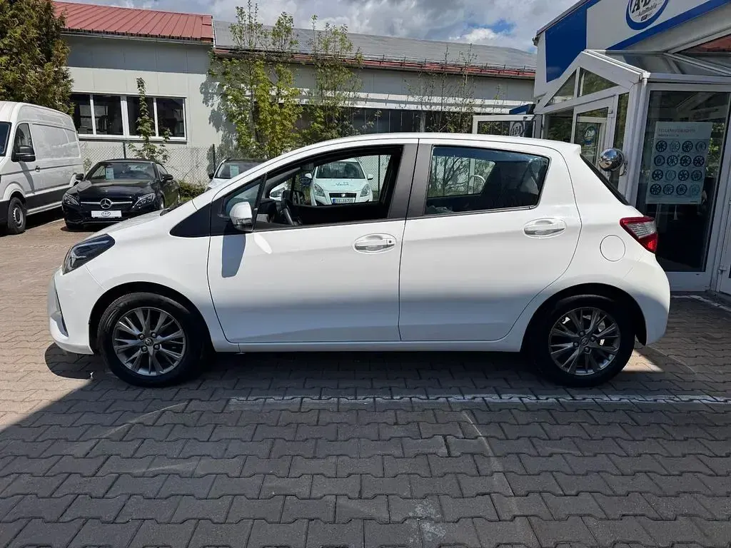 Gebraucht Toyota Yaris Comfort 72 PS (52 kW) 2020 Weiß Limousine