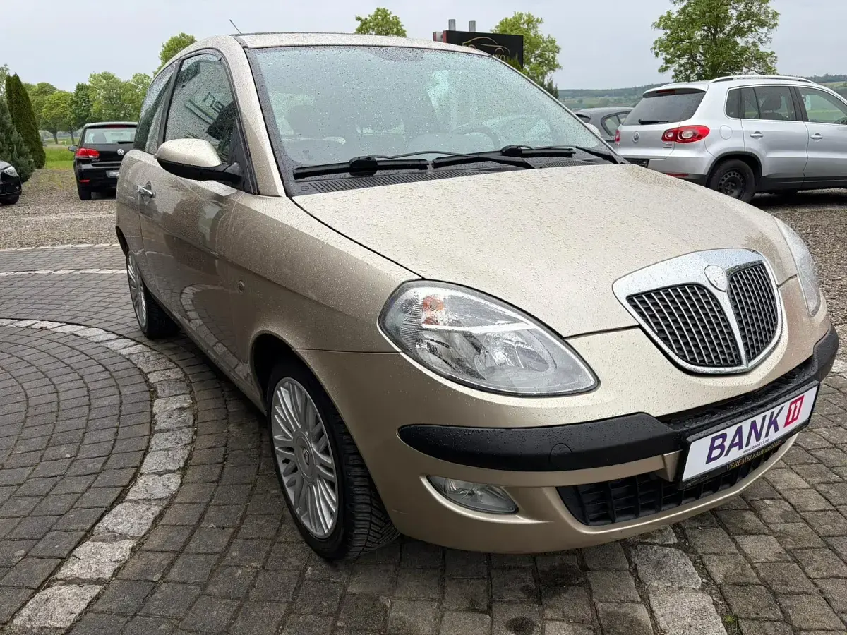 Usata Lancia Ypsilon 95 CV (69 kW) 2007 Oro Utilitaria