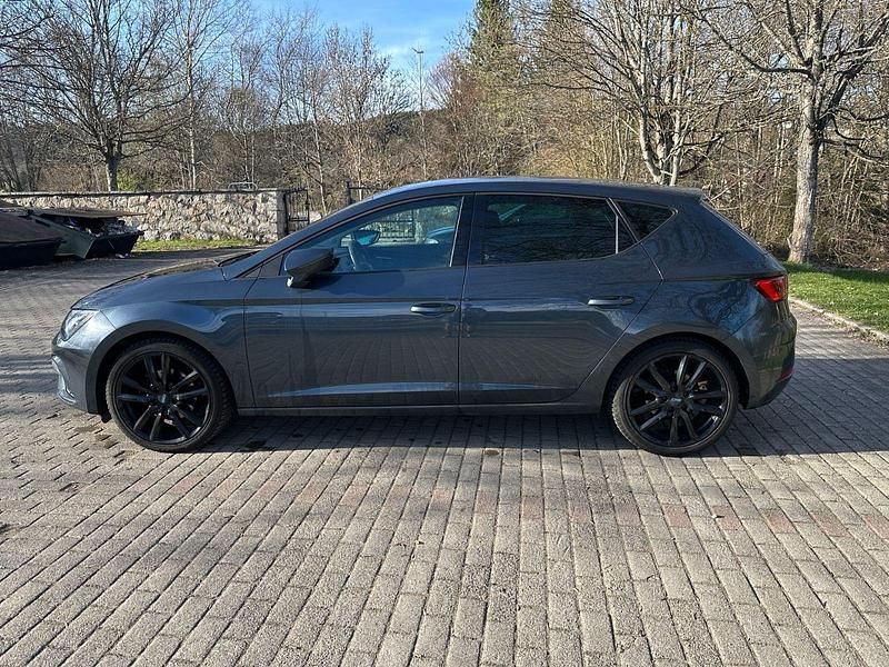 Gebraucht Seat Leon FR 131 PS (96 kW) 2019 Grau Limousine