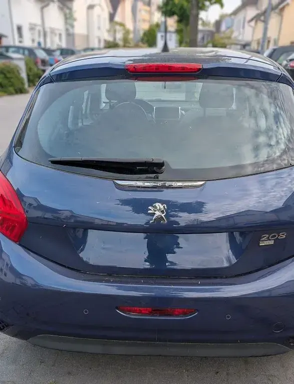 Gebraucht Peugeot 208 Active 92 PS (67 kW) 2014 Blau Kleinwagen