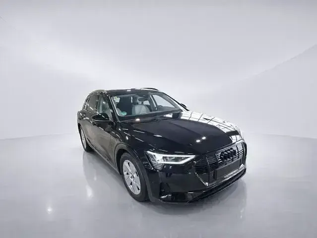 Używany Audi e-tron Advanced Plus 300 kW (408 KM) 2023 Czarny SUV