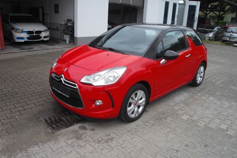 Gebraucht Citroën DS3 Chic 95 PS (69 kW) 2011 Schwarz Kleinwagen