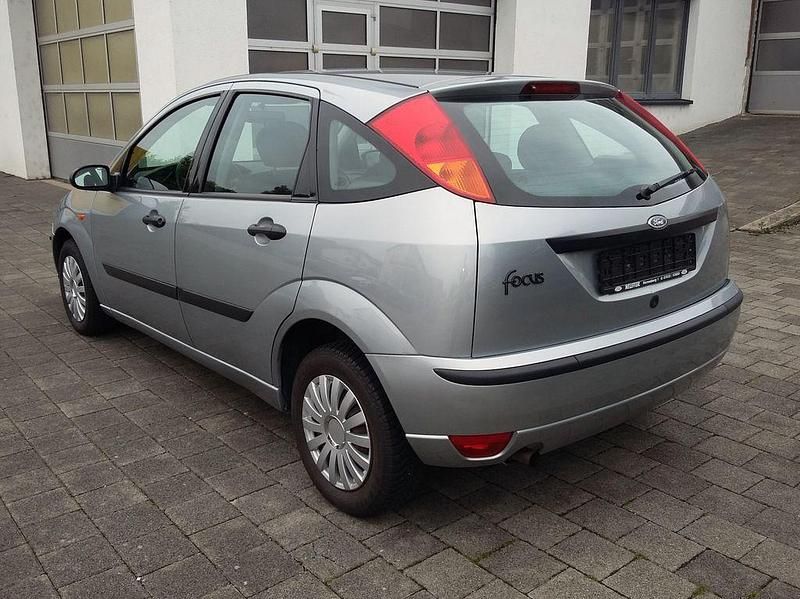 Gebraucht Ford Focus Viva 101 PS (74 kW) 2004 Silber Limousine