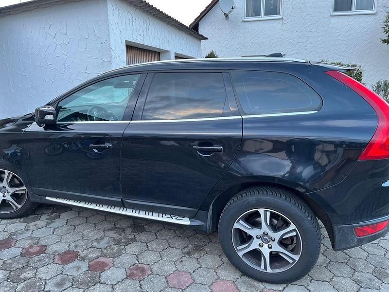 Gebraucht Volvo XC60 Summum 215 PS (158 kW) 2012 Schwarz SUV