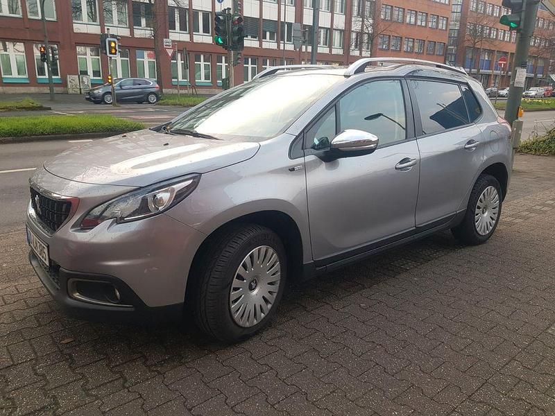 Grau Gebraucht 2017 Peugeot 2008 Style SUV | 6.399 € (Fairer Preis) - Bild 1/4