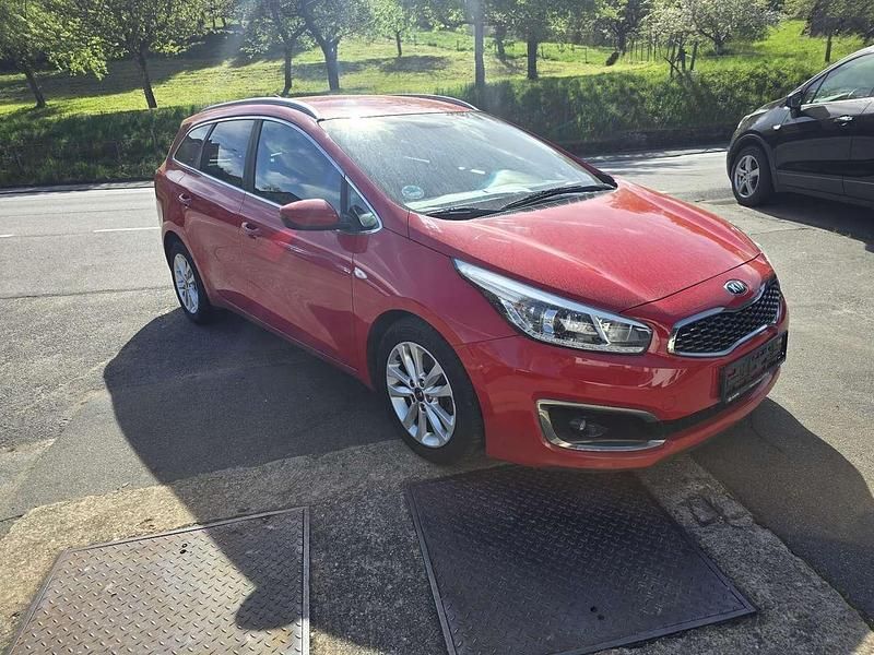 Gebraucht Kia Ceed Sportswagon Vision 136 PS (100 kW) 2017 Rot Kombi