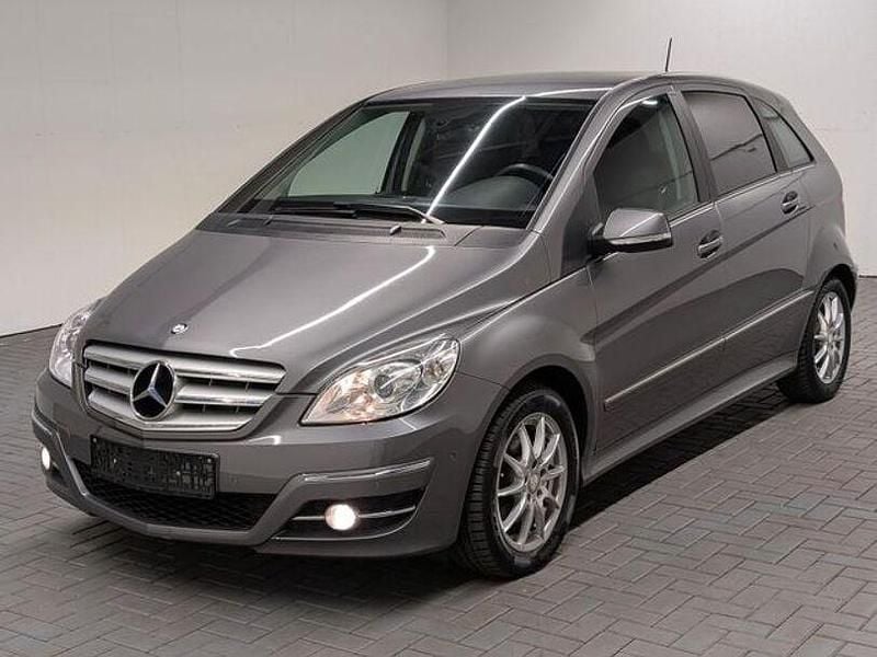 Gebraucht Mercedes B200 136 PS (100 kW) 2011 Grau Van / Kleinbus